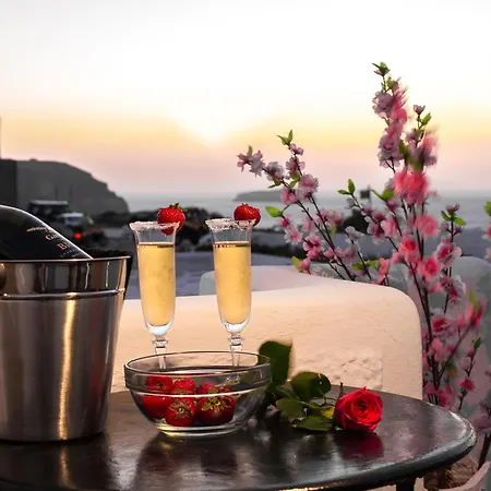 ホテル Iliovasilema Santorini 3*